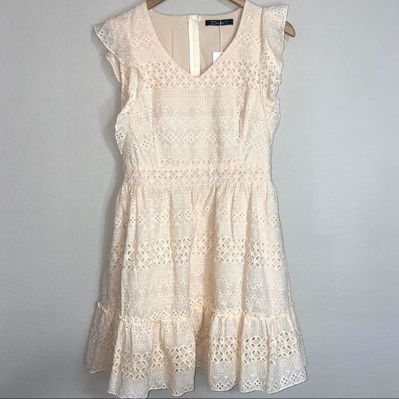 NWT Simplee - Eyelet Lace Sleeveless A-Line Dress Large - Picture 1 of 3